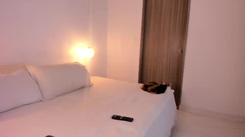 Snapshot of marianasynn_ chatting on July 18, 12:48 am online show from July 18, 12:48 am