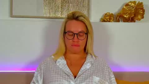 Maria online show from March 22, 6:22 pm