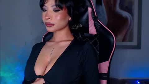 M A R I A N E online show from January 9, 6:17 am