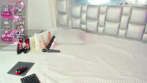 Snapshot of marianreynolds chatting on May 9, 2:06 am MARIAN online show from May 9, 2:06 am