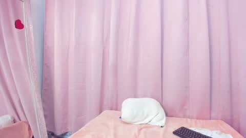 Snapshot of marianrosse chatting on June 27, 12:10 pm marianrosse online show from June 27, 12:10 pm