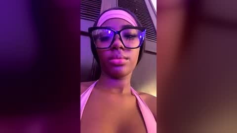 Snapshot of marianrosse chatting on July 30, 9:03 pm marianrosse online show from July 30, 9:03 pm
