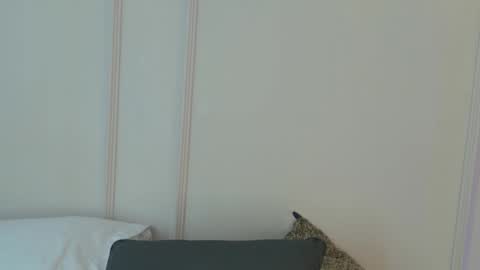 Maria Pettit online show from November 6, 11:33 am