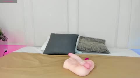 Maria Pettit online show from November 26, 11:44 am