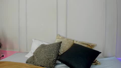 Maria Pettit online show from January 11, 7:24 am