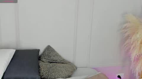 Maria Pettit online show from February 4, 10:54 am