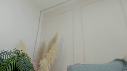 Maria Pettit online show from June 17, 2:47 am