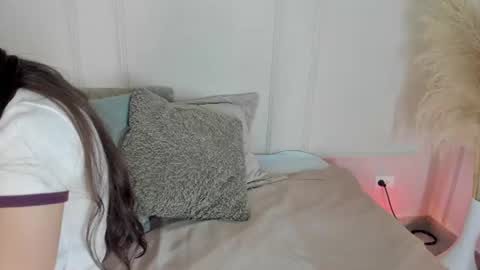 Maria Pettit online show from June 25, 2:22 am