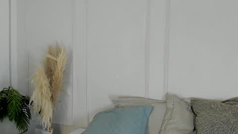 Maria Pettit online show from July 10, 2:05 am