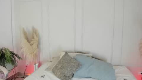 Maria Pettit online show from July 25, 2:53 am