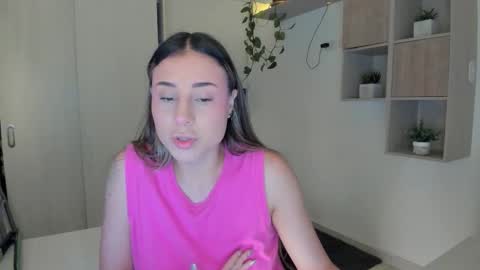 Snapshot of mariascarlett chatting on November 10, 11:37 pm mariascarlett online show from November 10, 11:37 pm