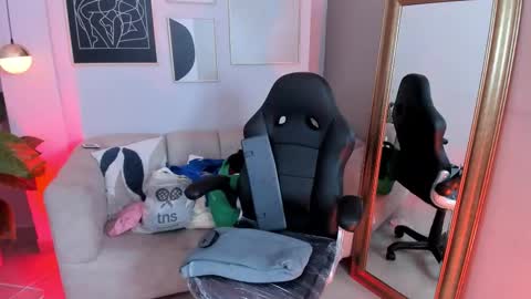 marie_bass online show from February 20, 1:11 pm