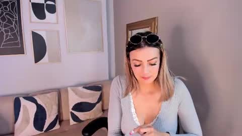 Snapshot of marie_bass chatting on June 11, 2:04 pm marie_bass online show from June 11, 2:04 pm