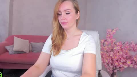 Snapshot of marie_hayes chatting on May 30, 1:46 am marie_hayes online show from May 30, 1:46 am