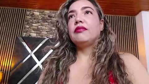 marie_hss online show from March 1, 12:40 pm