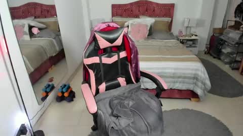 marie online show from April 29, 11:33 pm