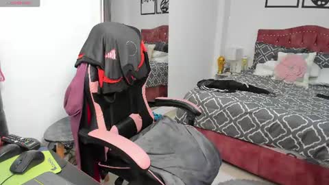 marie online show from June 24, 10:42 pm