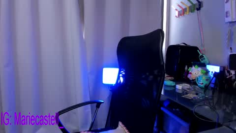 Snapshot of mariecastell_zc chatting on December 5, 3:17 pm Maria online show from December 5, 3:17 pm