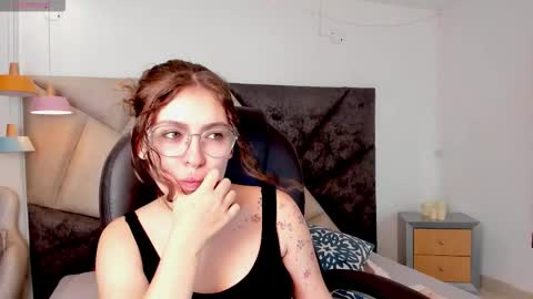 Mariee online show from February 22, 6:06 pm