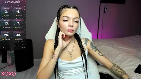 Snapshot of mariella__adams chatting on October 28, 10:52 am Maria  online show from October 28, 10:52 am