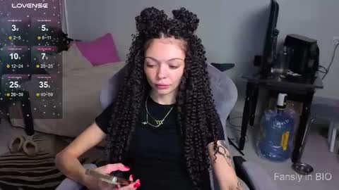 Snapshot of mariella__adams chatting on June 14, 9:50 pm Maria online show from June 14, 9:50 pm