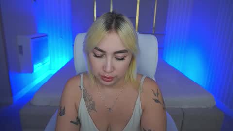 Snapshot of mariellavv chatting on October 22, 7:35 pm Mariella online show from October 22, 7:35 pm