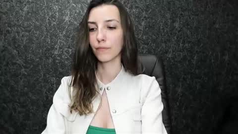 Snapshot of marielleanker chatting on November 15, 12:52 am marielleanker online show from November 15, 12:52 am