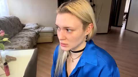 Hey Im Ash  I think together we can hit first 10 thumbs up online show from March 18, 12:08 pm