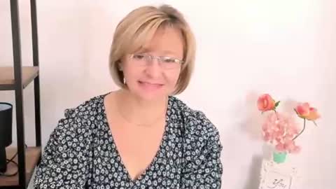 Snapshot of mariemature chatting on June 17, 5:43 am MarieMature online show from June 17, 5:43 am