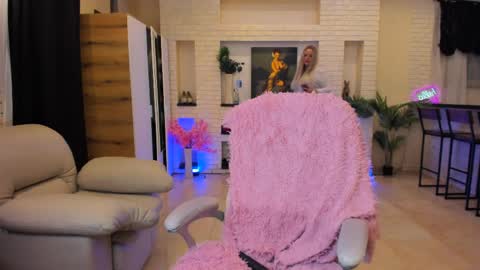 Snapshot of mariemlui chatting on May 5, 6:27 pm mariemlui online show from May 5, 6:27 pm