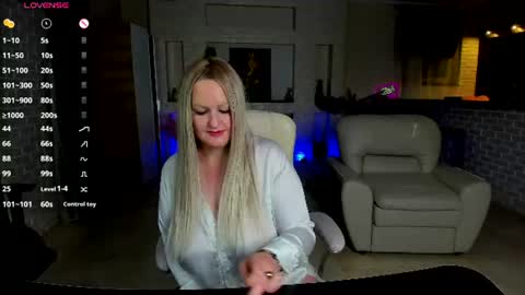 Snapshot of mariemlui chatting on June 19, 6:56 pm mariemlui online show from June 19, 6:56 pm