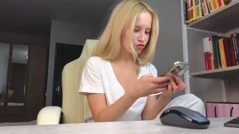 Snapshot of marietta__castro chatting on June 30, 4:08 pm Marietta online show from June 30, 4:08 pm