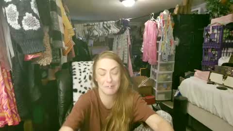 Snapshot of mariewaters chatting on August 8, 2:14 am Marie Ann Waters online show from August 8, 2:14 am