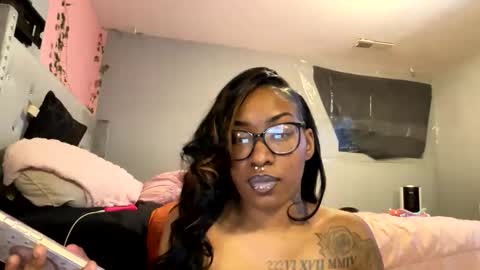 Snapshot of mariexxx22 chatting on February 16, 7:04 am eMariexxx online show from February 16, 7:04 am