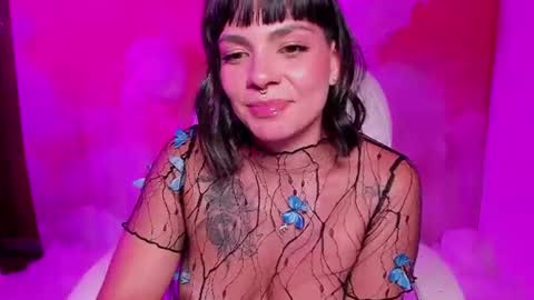 Snapshot of mariham_ chatting on July 30, 2:32 am Amelie online show from July 30, 2:32 am
