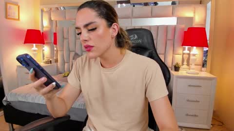 mariiahneedles online show from December 21, 12:53 am