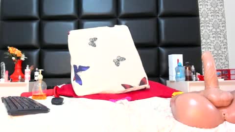 Snapshot of mariiana_fox chatting on February 13, 3:56 pm mariana online show from February 13, 3:56 pm