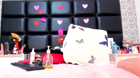 Snapshot of mariiana_fox chatting on February 20, 3:52 pm mariana online show from February 20, 3:52 pm