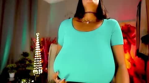 Snapshot of mariicha chatting on March 1, 9:18 am Nikita - Scroll down and read my bio please. New Pictures in Bio online show from March 1, 9:18 am