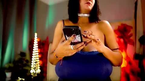 Snapshot of mariicha chatting on October 11, 6:56 am Nikita - Scroll down and read my bio please. New Pictures in Bio online show from October 11, 6:56 am