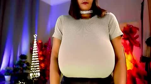 Snapshot of mariicha chatting on November 1, 6:59 am Nikita - Scroll down and read my bio please. New Pictures in Bio online show from November 1, 6:59 am