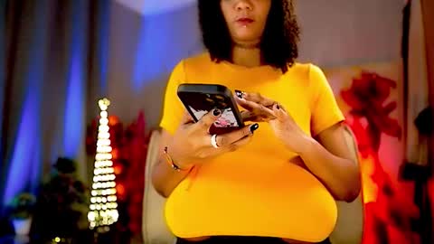 Snapshot of mariicha chatting on November 24, 6:57 am Nikita - Scroll down and read my bio please. New Pictures in Bio online show from November 24, 6:57 am