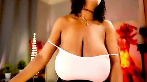 Snapshot of mariicha chatting on May 23, 7:13 am Nikita - Scroll down and read my bio please. New Pictures in Bio online show from May 23, 7:13 am