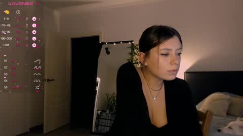 Snapshot of mariique chatting on December 17, 2:55 pm Mari online show from December 17, 2:55 pm