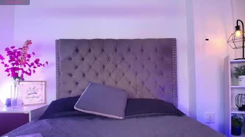 Snapshot of mariissa_fox chatting on June 1, 1:02 pm mariissa_fox online show from June 1, 1:02 pm