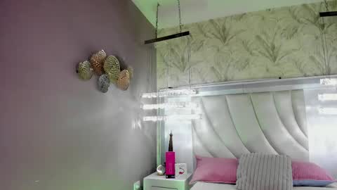 Snapshot of mariluu_ chatting on June 2, 12:51 pm Mariluu online show from June 2, 12:51 pm