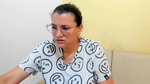 Snapshot of marilyn_garcia chatting on May 7, 2:44 pm MARILYN SEXY online show from May 7, 2:44 pm