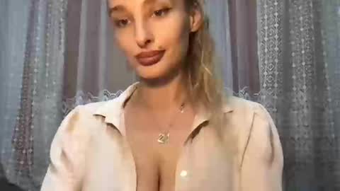 Snapshot of marilyndevilish chatting on December 29, 9:30 pm MarilynDevilish online show from December 29, 9:30 pm