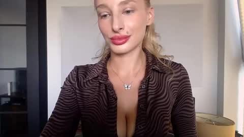 Snapshot of marilyndevilish chatting on September 11, 8:03 am MarilynDevilish online show from September 11, 8:03 am