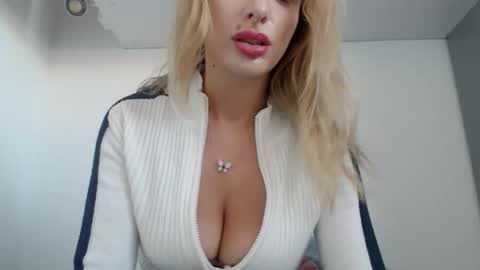 MarilynDevilish online show from November 22, 1:54 pm